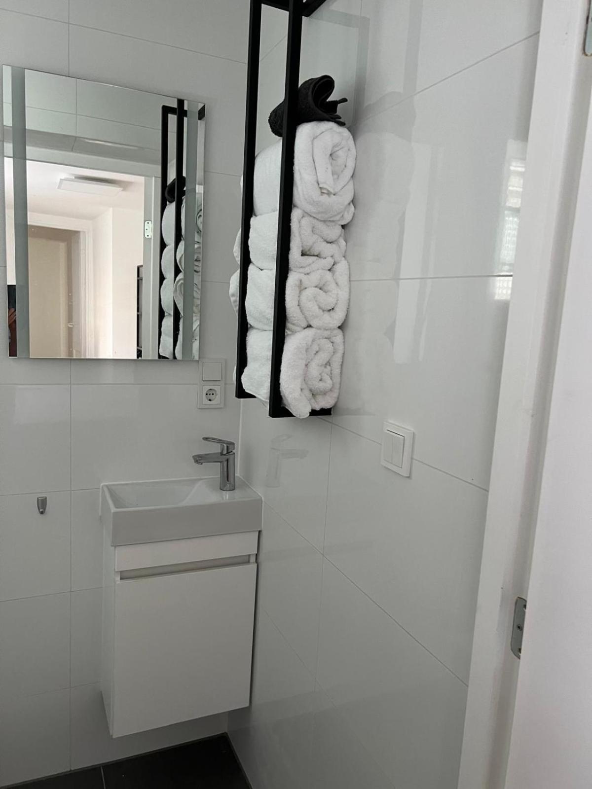 2 Bedroom Apartment 1 Floor In Blankenberge Vrijheidstraat 3 Buitenkant foto